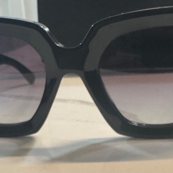 Chanel Rectangle sunglasses - Picture 4 of 12